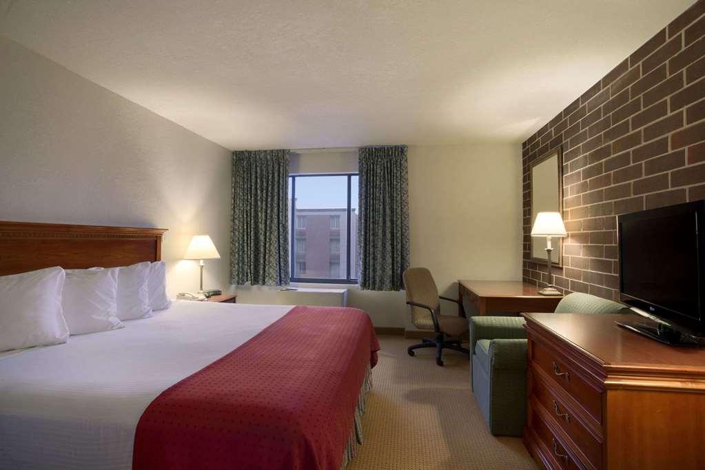 Best Western Plus Executive Residency Waterloo & Cedar Falls Ngoại thất bức ảnh